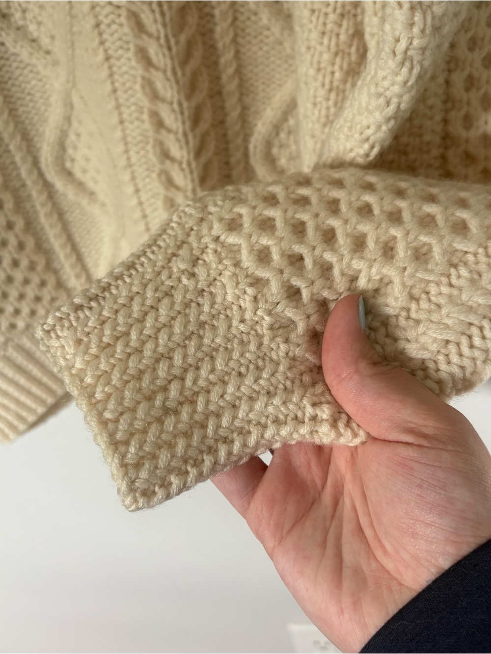 Vintage Danier 100% Pure Virgin Wool Cable Knit Fisherman Sweater Cream M - Picture 4 of 12